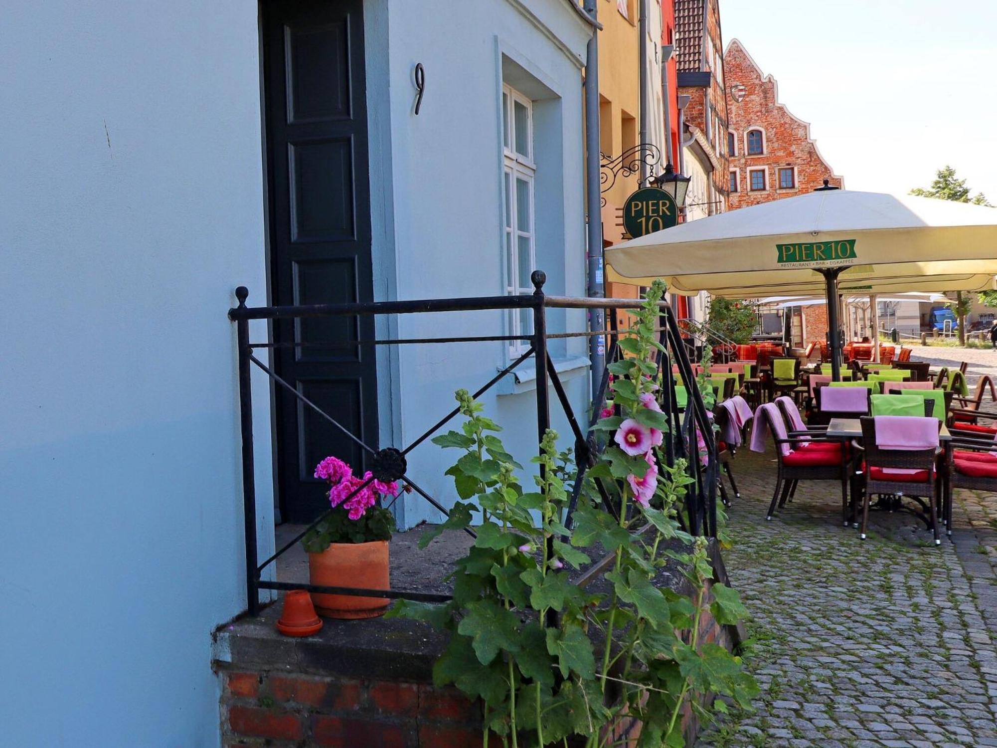 Modern Apartment With Garden In Wismar Exterior photo