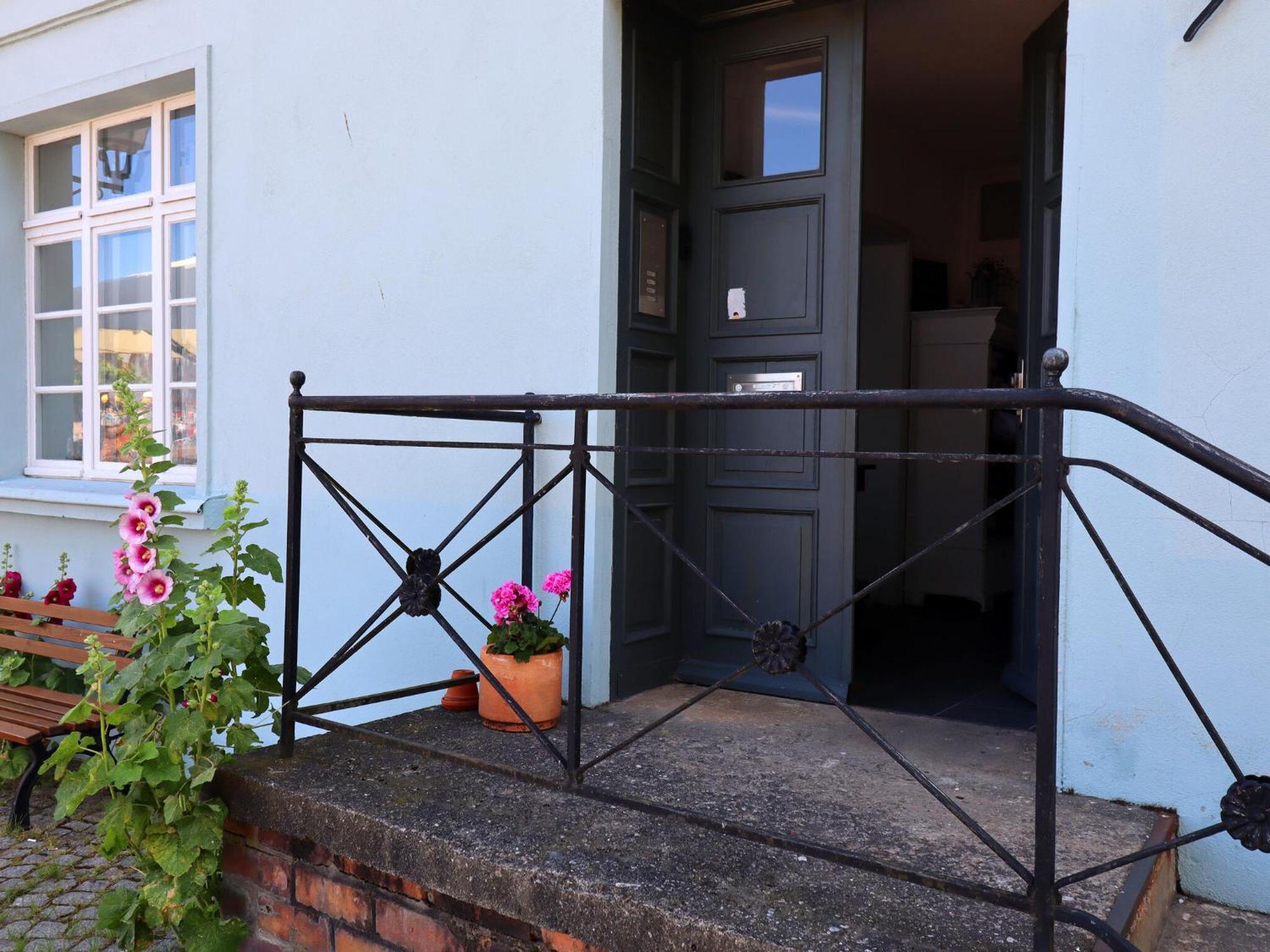 Modern Apartment With Garden In Wismar Exterior photo