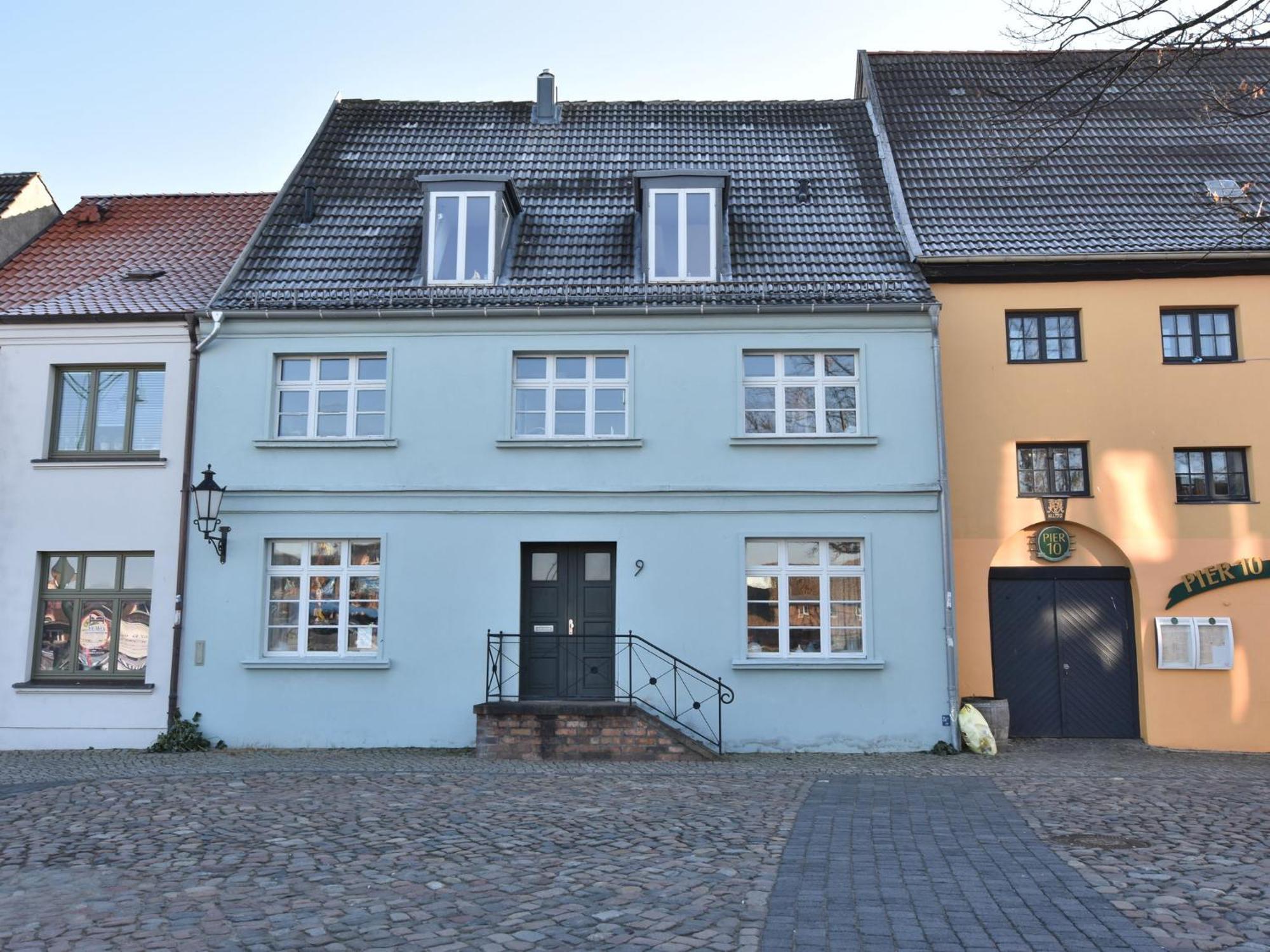 Modern Apartment With Garden In Wismar Exterior photo